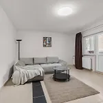 아파트 Bright Minimalist 1-bedroom In