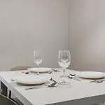 아파트 Bright Minimalist 1-bedroom In