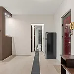 Bright Minimalist 1-bedroom In * 부쿠레슈티
