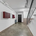 Bright Minimalist 1-bedroom In 아파트 부쿠레슈티