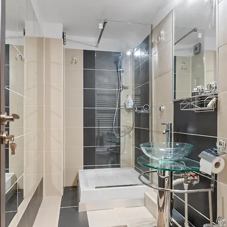 Modern 1br Retreat Coffee & Peace * Boekarest