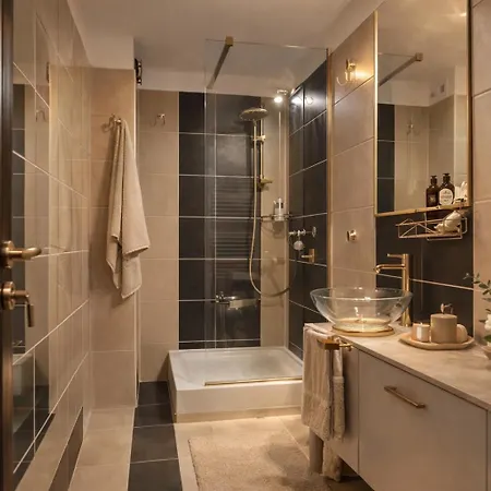 Urban Comfort - 1-bedroom, Balcony & Workspace Apartment Bucharest