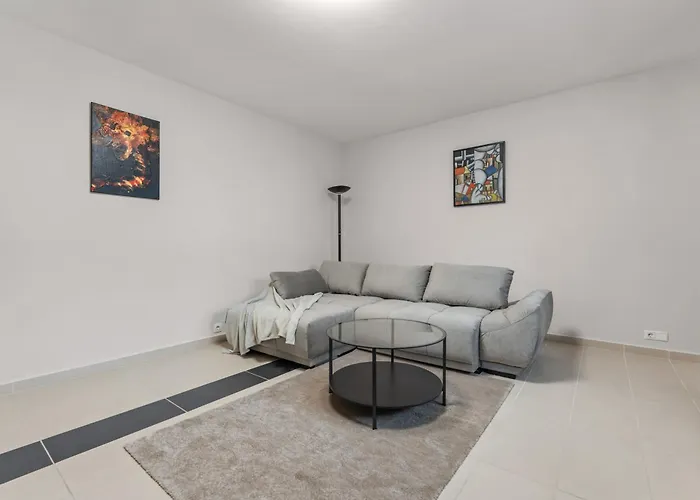 Apartment Bright Minimalist 1-bedroom In Bukarest