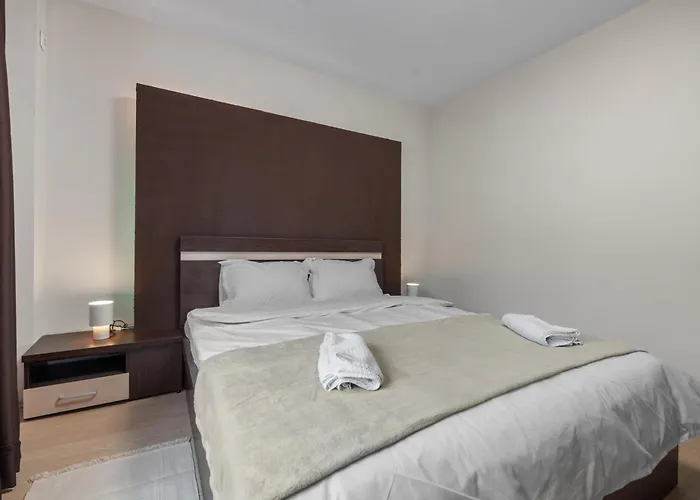 Bright Minimalist 1-bedroom In